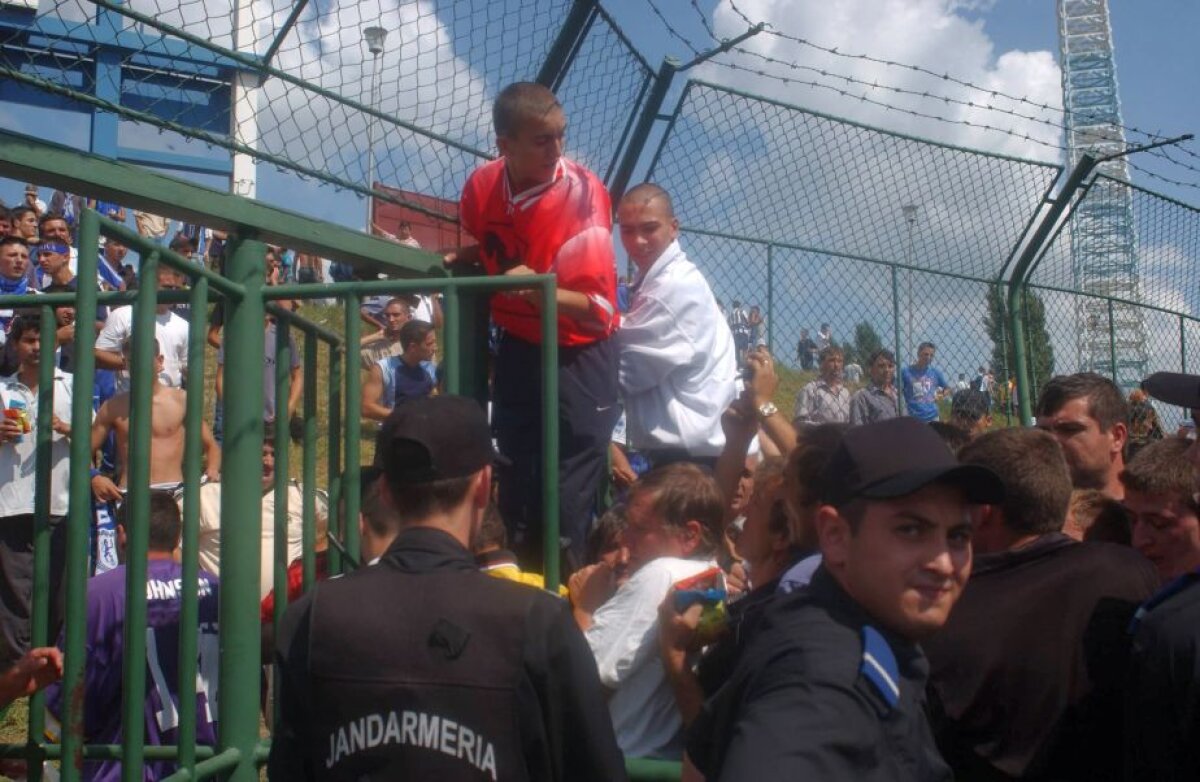 FOTO LPF: Luțu, Cristi Neamțu și Florin Costea au jucat pentru o clonă a Științei! Anunțul de azi al Ligii trimite în recycle bin istoria alb-albastră din perioada 1991 - 2013 