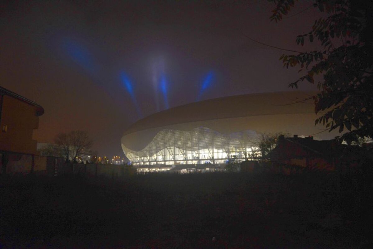 FOTO + VIDEO "Lei" doar în tribune » CSU Craiova a fost umilită la inaugurarea noului "Ion Oblemenco"