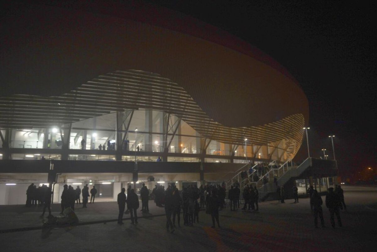 FOTO + VIDEO "Lei" doar în tribune » CSU Craiova a fost umilită la inaugurarea noului "Ion Oblemenco"