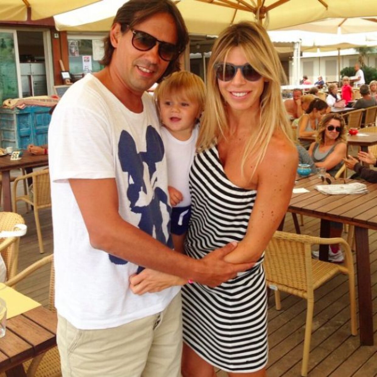 FOTO Ce mutare pentru un antrenor celebru! Fosta lui soție i-a devenit nașă la a doua nuntă :)