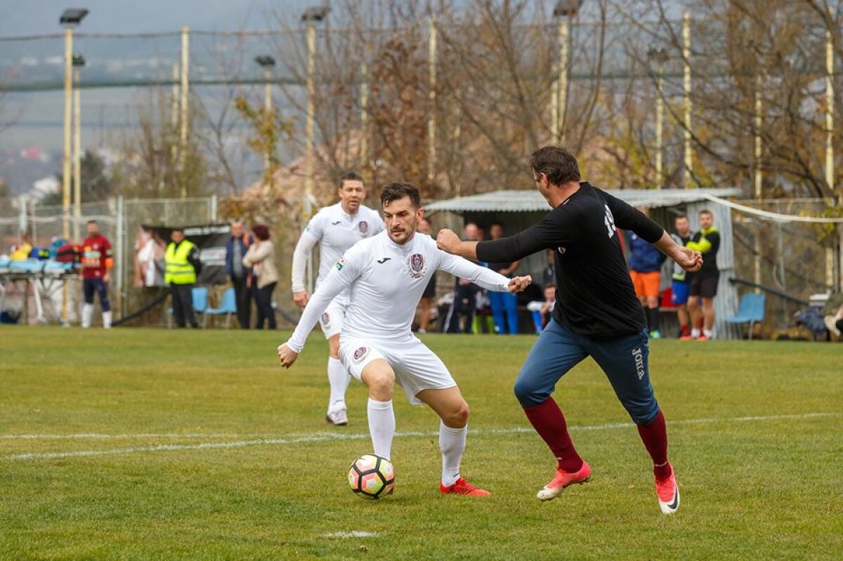 GALERIE FOTO Duminică relaxată pentru Dan Petrescu și fanii CFR-ului! S-au întâlnit în meci direct, apoi au încins grătarele 