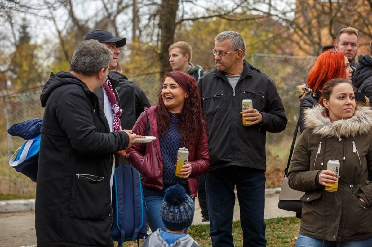 GALERIE FOTO Duminică relaxată pentru Dan Petrescu și fanii CFR-ului! S-au întâlnit în meci direct, apoi au încins grătarele 