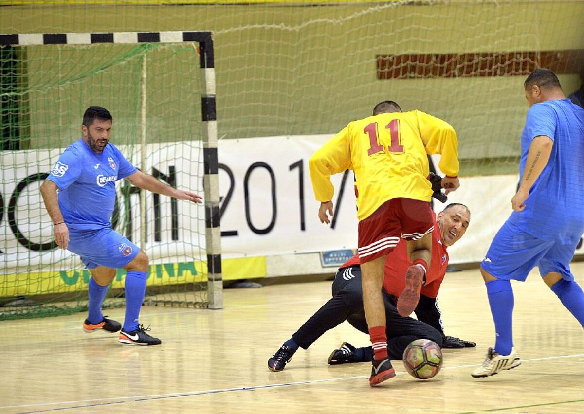 FOTO+VIDEO Adi Ilie, Gică Popescu şi Bogdan Stelea, reuniţi la meciul jucat în memoria lui Didi Prodan » Care a fost scorul final al confruntării Steaua '96 - România '96