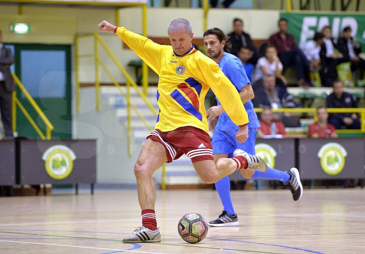 FOTO+VIDEO Adi Ilie, Gică Popescu şi Bogdan Stelea, reuniţi la meciul jucat în memoria lui Didi Prodan » Care a fost scorul final al confruntării Steaua '96 - România '96
