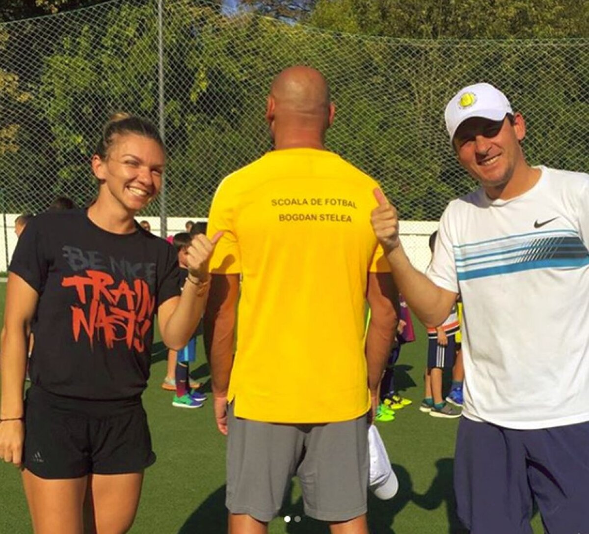 GALERIE FOTO Simona Halep, în tribune la România - Olanda » Cu cine s-a afișat la Arena Națională