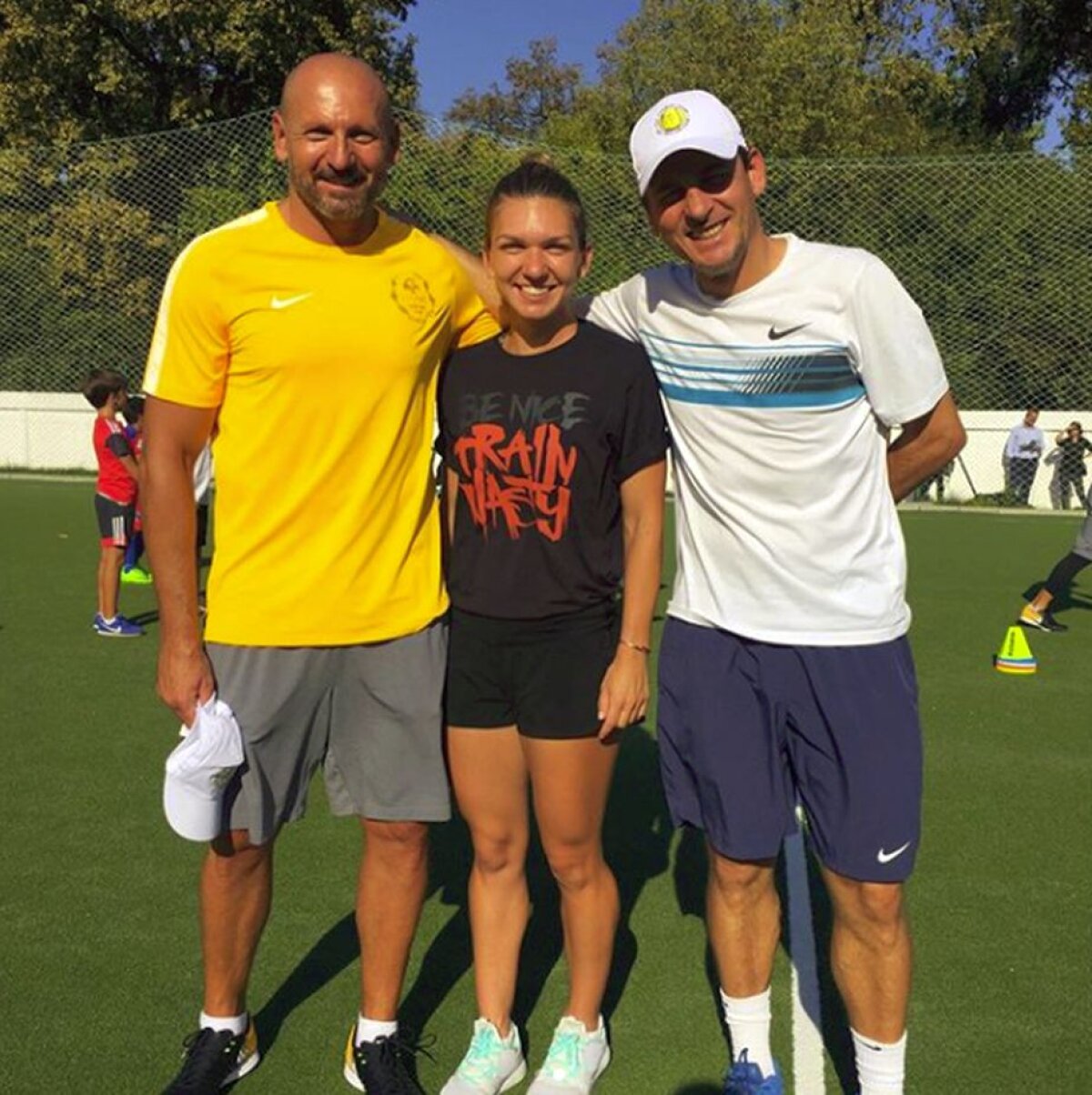 GALERIE FOTO Simona Halep, în tribune la România - Olanda » Cu cine s-a afișat la Arena Națională