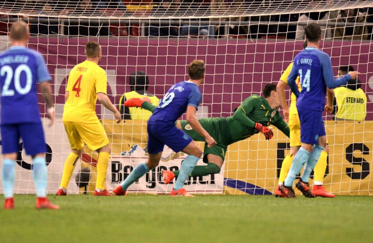 VIDEO + FOTO România - Olanda 0-3 » Prima înfrângere pentru Contra pe banca "tricolorilor"
