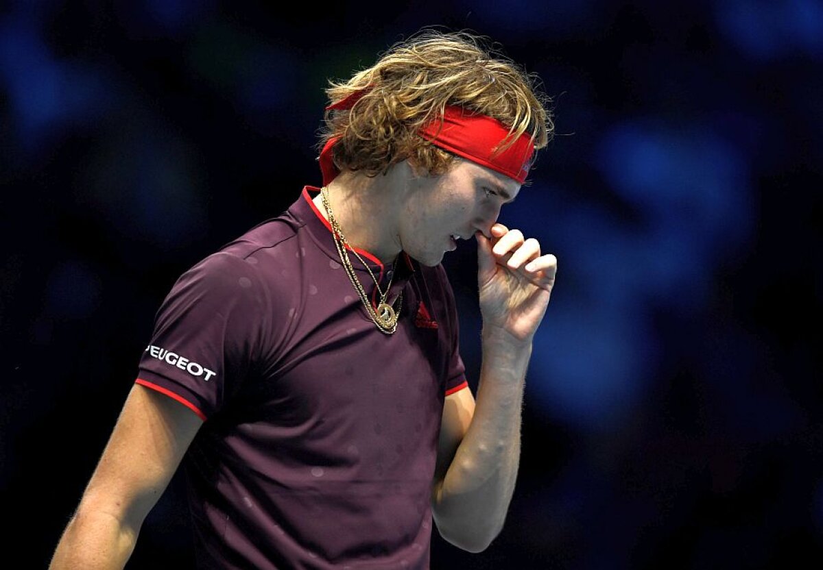  Roger Federer trece de Alexander Zverev și merge în semifinalele Turneului Campionilor 