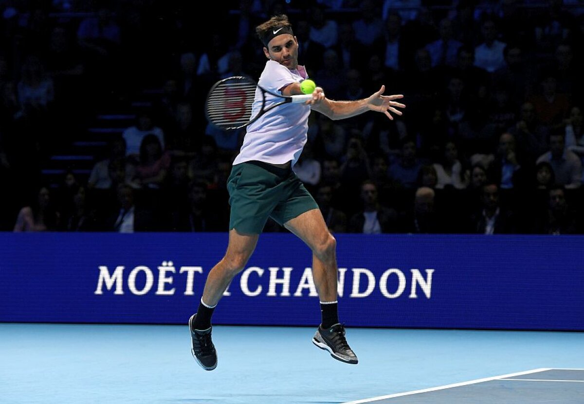  Roger Federer trece de Alexander Zverev și merge în semifinalele Turneului Campionilor 