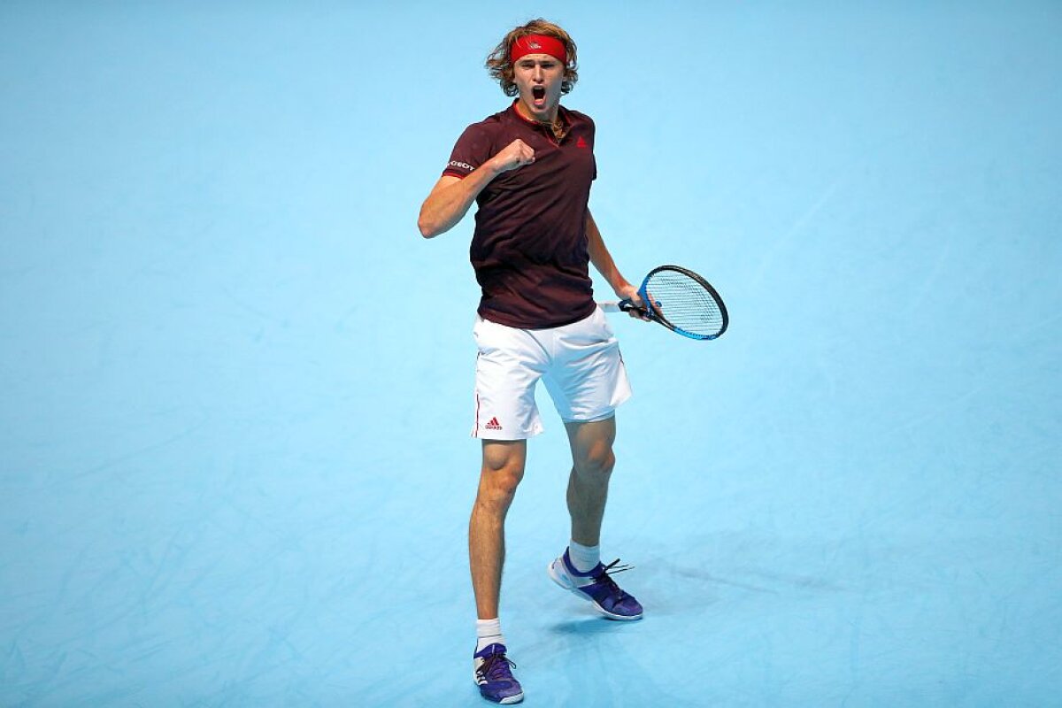  Roger Federer trece de Alexander Zverev și merge în semifinalele Turneului Campionilor 