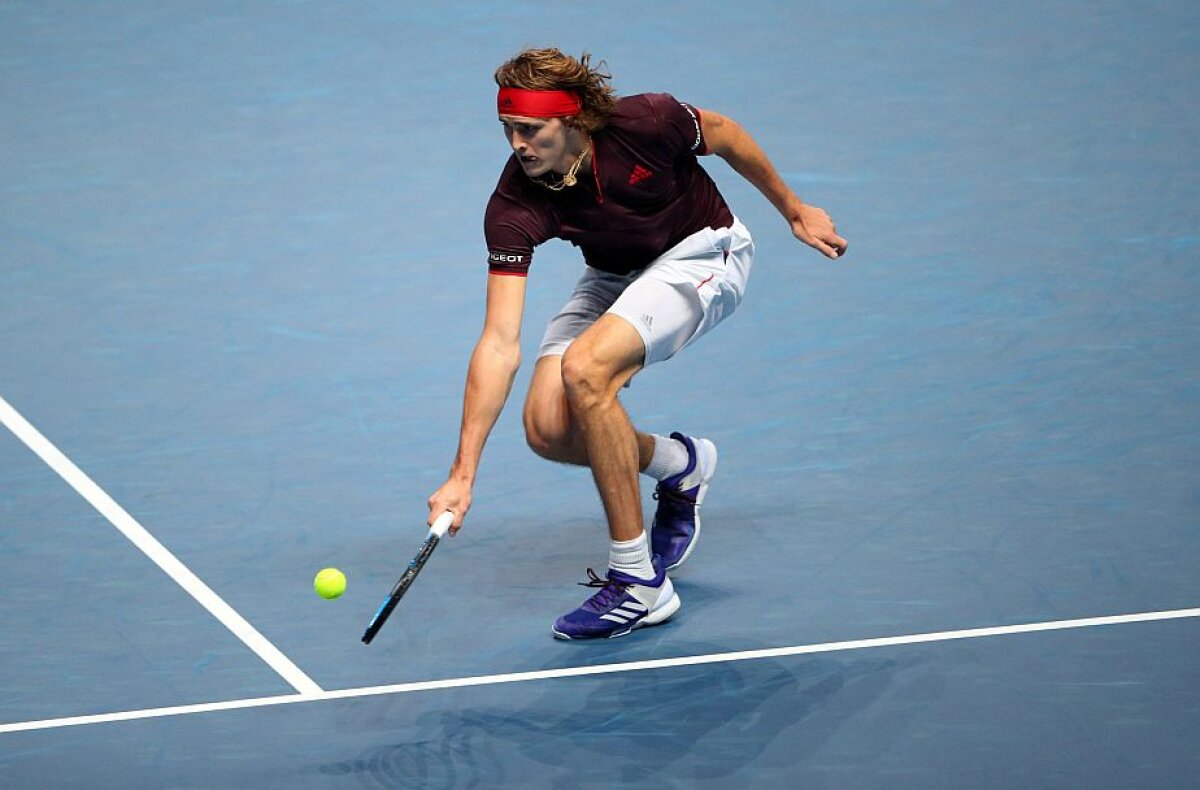  Roger Federer trece de Alexander Zverev și merge în semifinalele Turneului Campionilor 