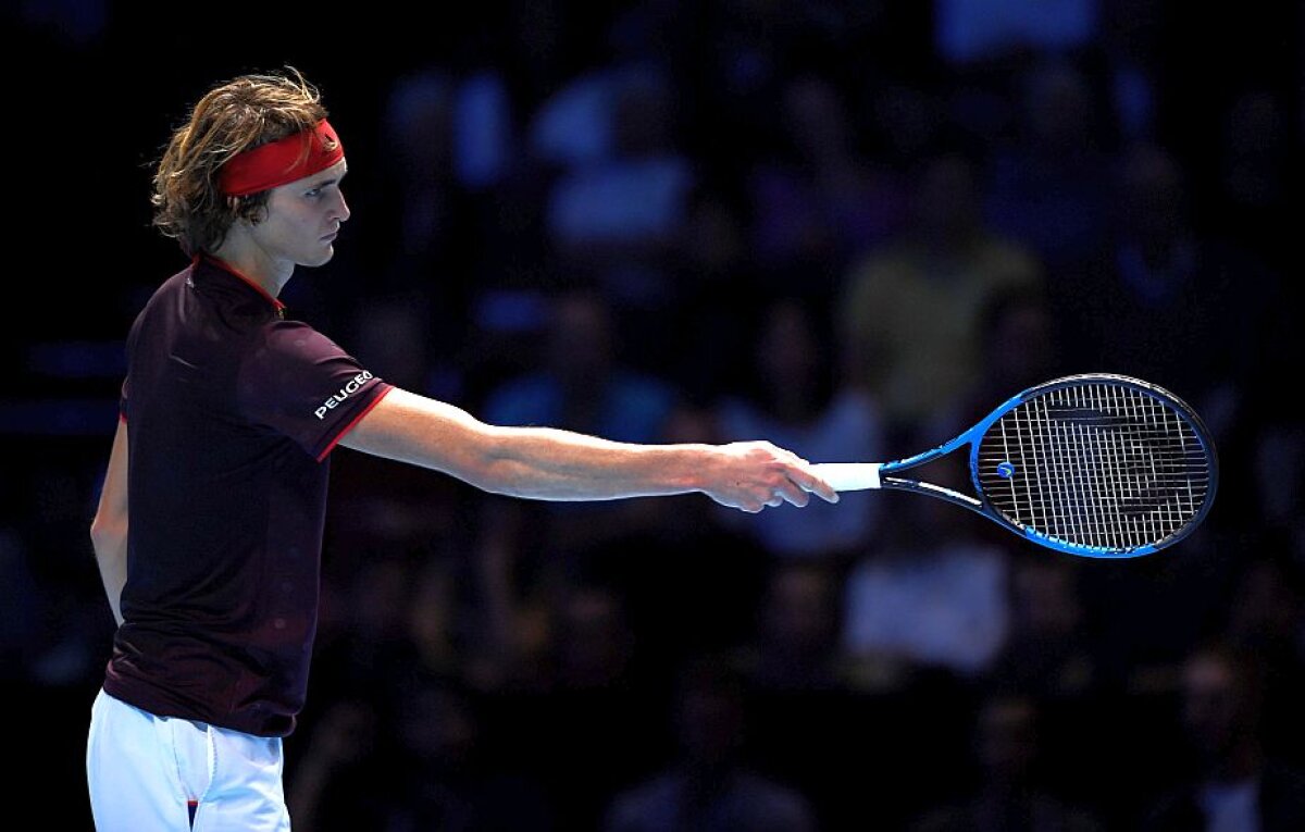  Roger Federer trece de Alexander Zverev și merge în semifinalele Turneului Campionilor 