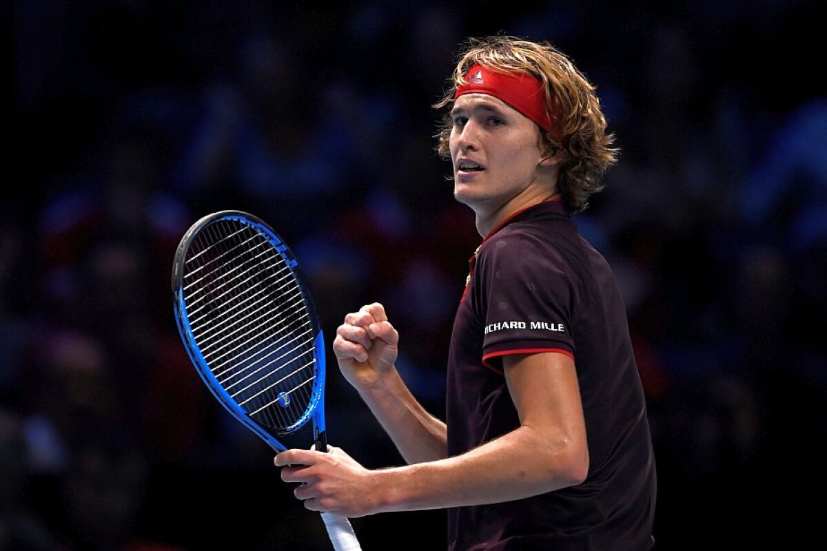  Roger Federer trece de Alexander Zverev și merge în semifinalele Turneului Campionilor 
