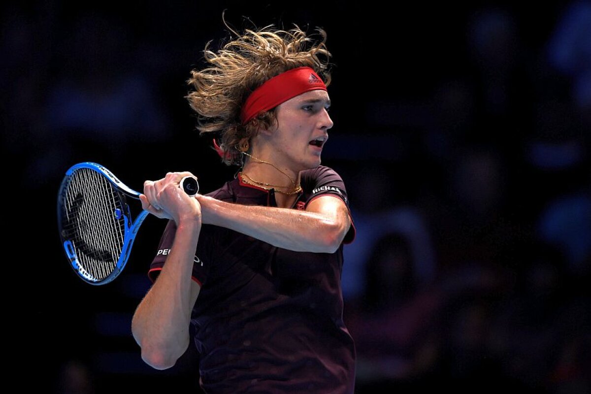  Roger Federer trece de Alexander Zverev și merge în semifinalele Turneului Campionilor 