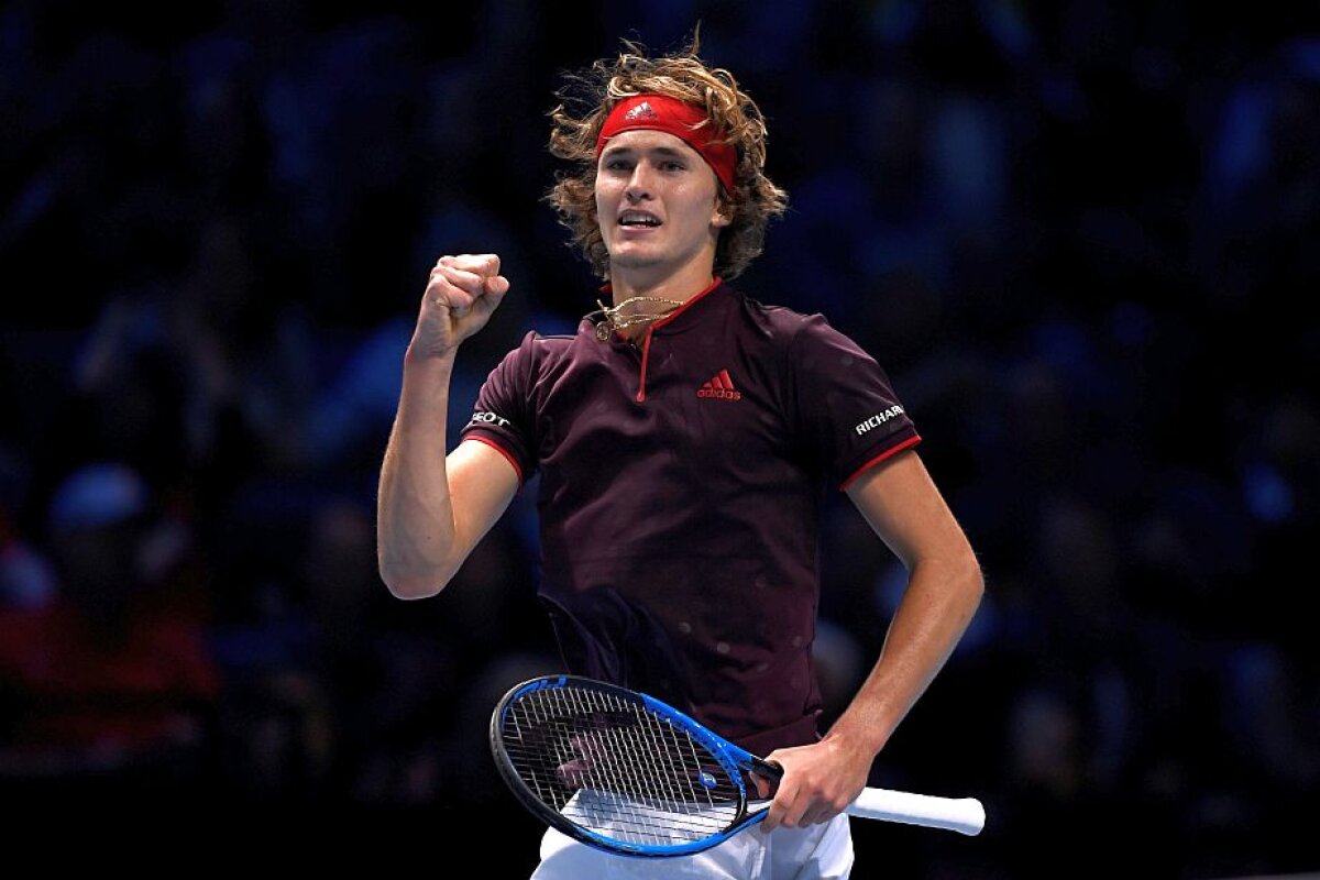  Roger Federer trece de Alexander Zverev și merge în semifinalele Turneului Campionilor 
