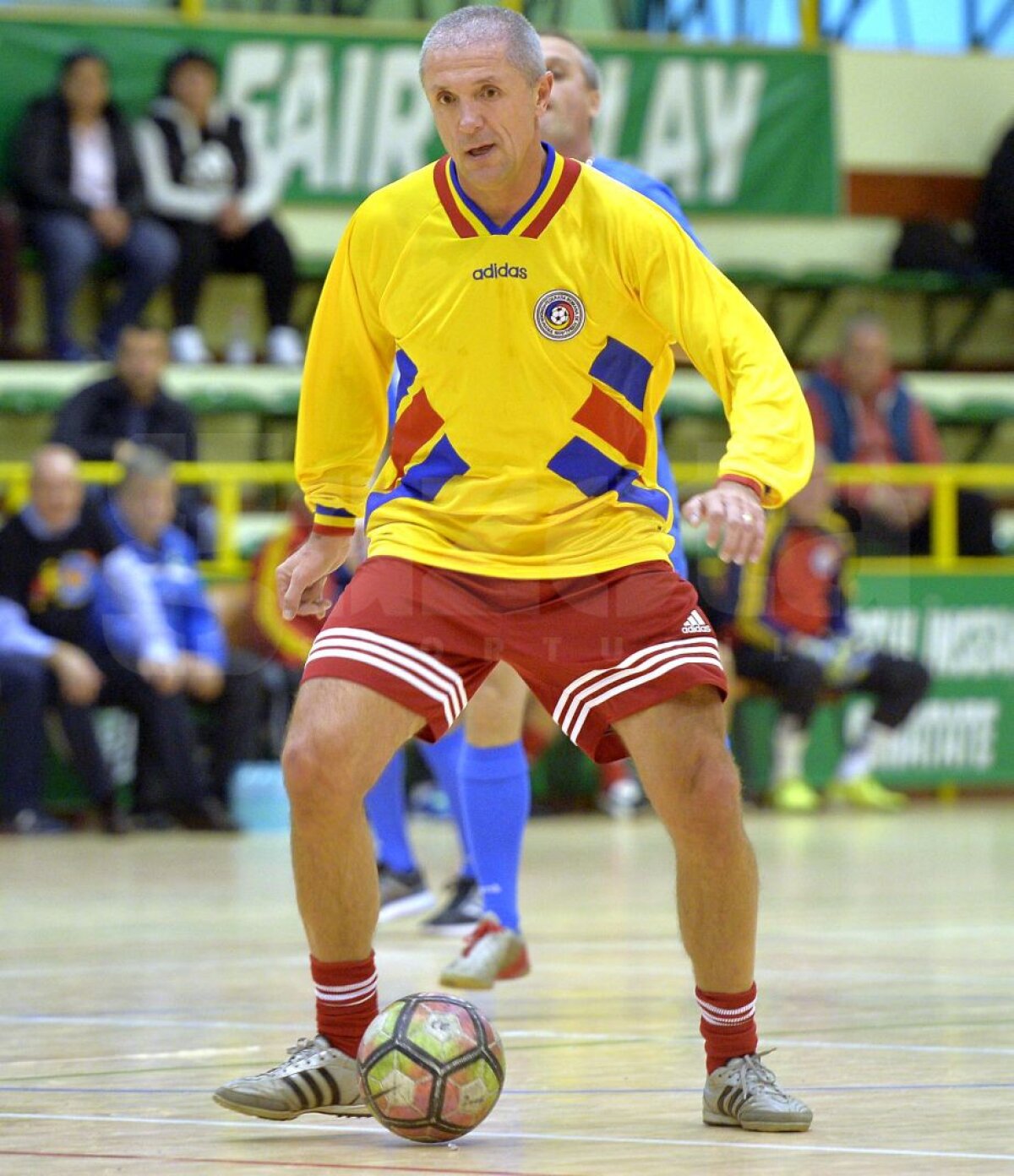 GALERIE FOTO Atunci și acum: 10 imagini actuale cu foștii fotbaliști din Divizia A » Sabin Ilie, apariție șocantă! Cum arată acum