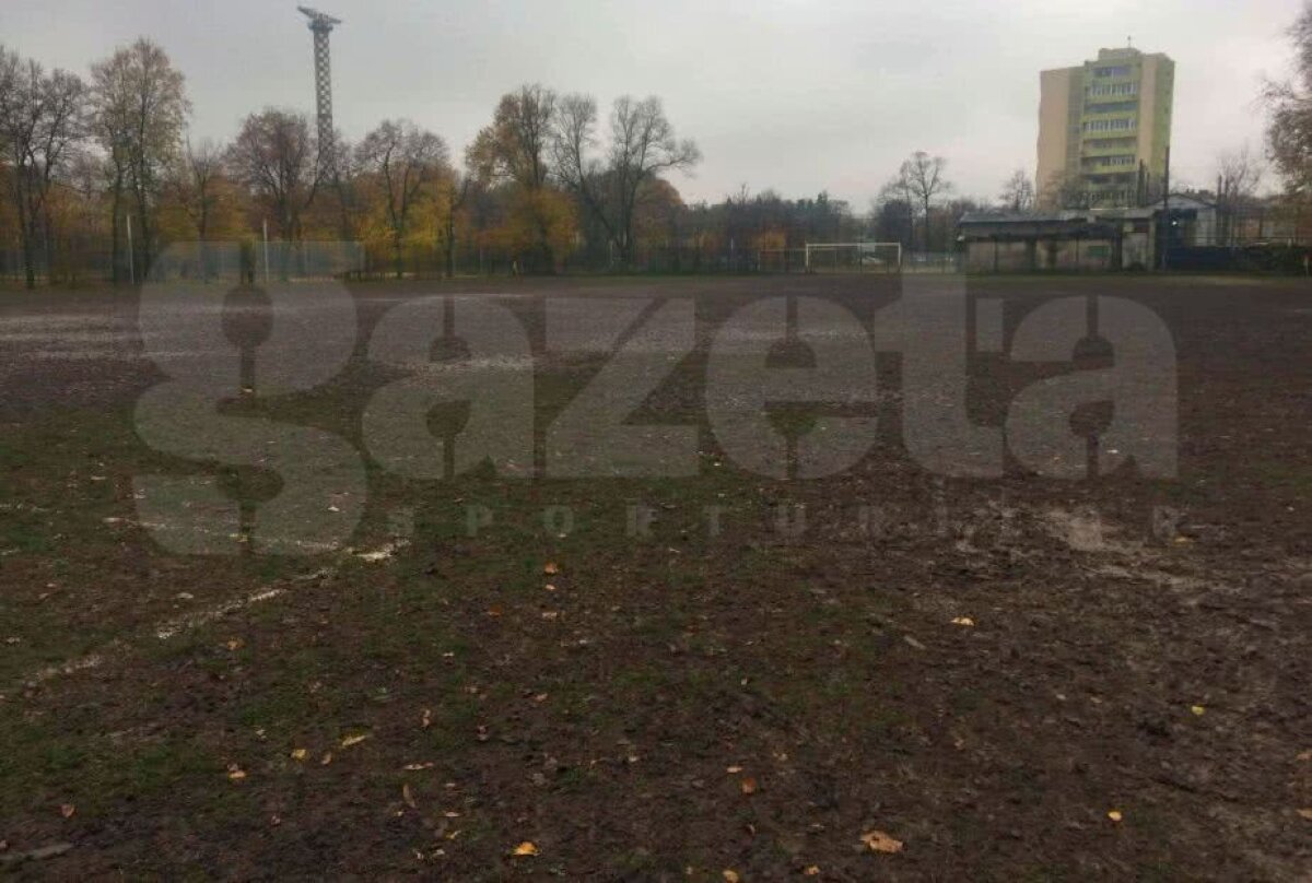 EXCLUSIV // FOTO ȘOCANT! Cum arată fotbalul juvenil din București în 2017 » Dinamo a jucat pe un teren mizerabil, iar o altă echipă a refuzat să dispute partida: "Această orezărie e o rușine!"