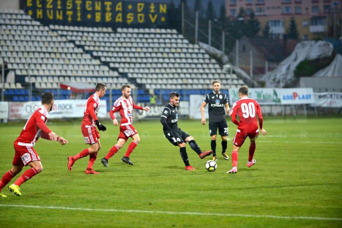VIDEO + FOTO Egal spectaculos la Brașov, între Sepsi și Gaz Metan, 0-0! Mari ocazii ratate de formația gazdă
