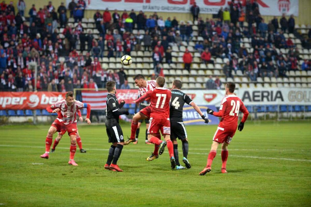 VIDEO + FOTO Egal spectaculos la Brașov, între Sepsi și Gaz Metan, 0-0! Mari ocazii ratate de formația gazdă