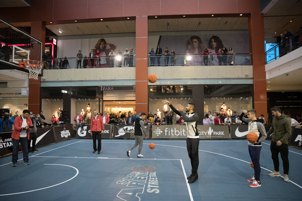 Jucătorii campioanei României au făcut spectacol pe terenul de baschet » Bogdan Țâru este fanul starului NBA Stephen Curry