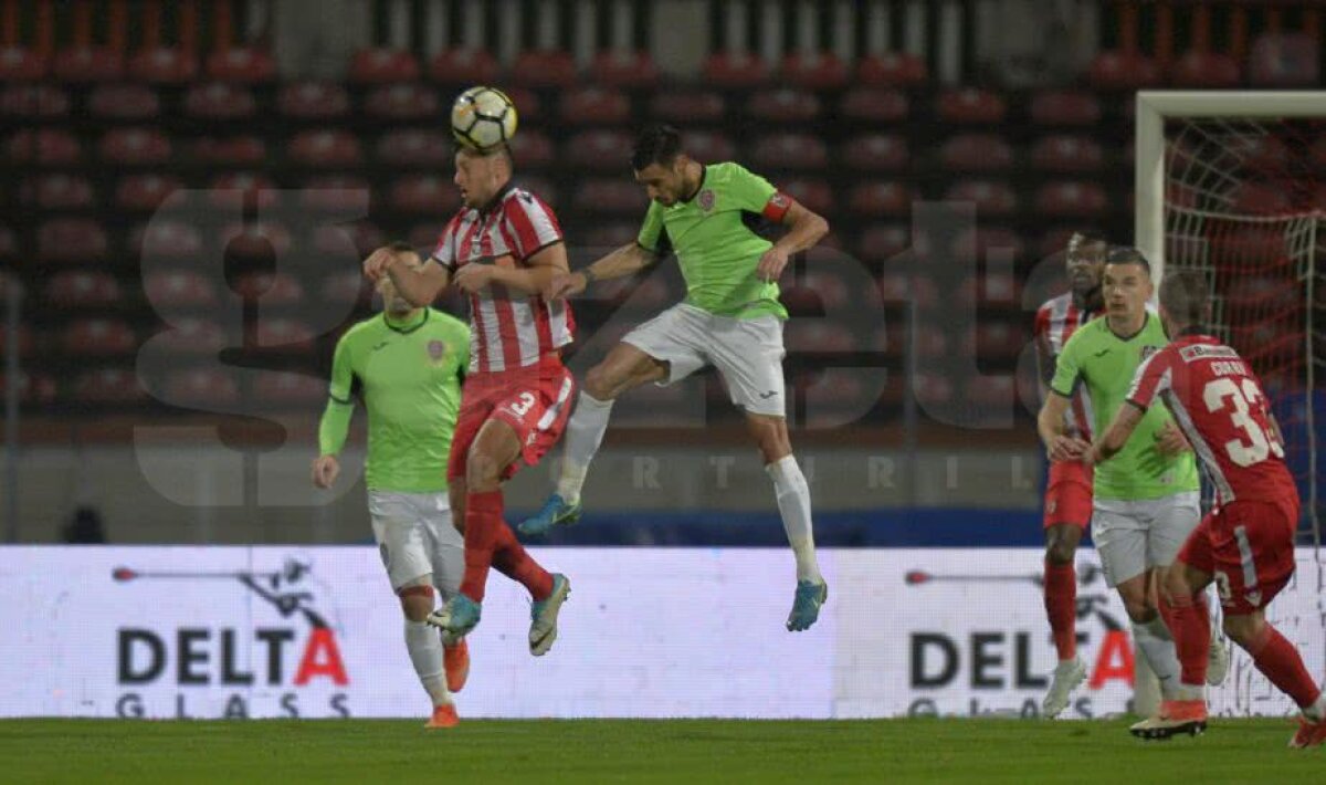 VIDEO+FOTO MINI Dinamo! » "Câinii" s-au făcut din nou de râs, pe teren propriu, iar CFR Cluj redevine liderul Ligii 1