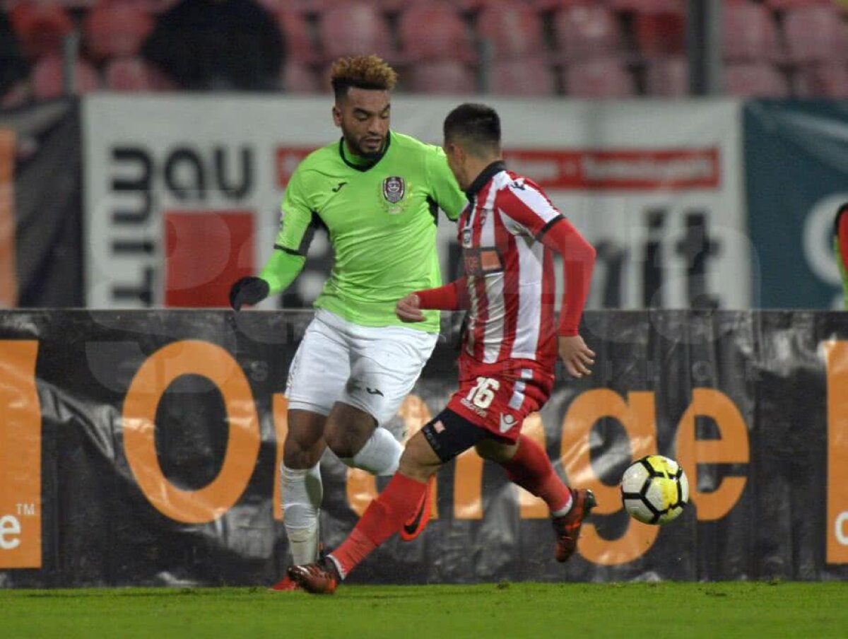 VIDEO+FOTO MINI Dinamo! » "Câinii" s-au făcut din nou de râs, pe teren propriu, iar CFR Cluj redevine liderul Ligii 1