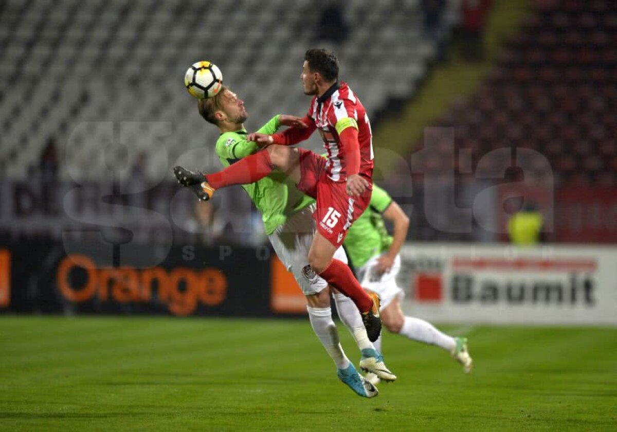 VIDEO+FOTO MINI Dinamo! » "Câinii" s-au făcut din nou de râs, pe teren propriu, iar CFR Cluj redevine liderul Ligii 1