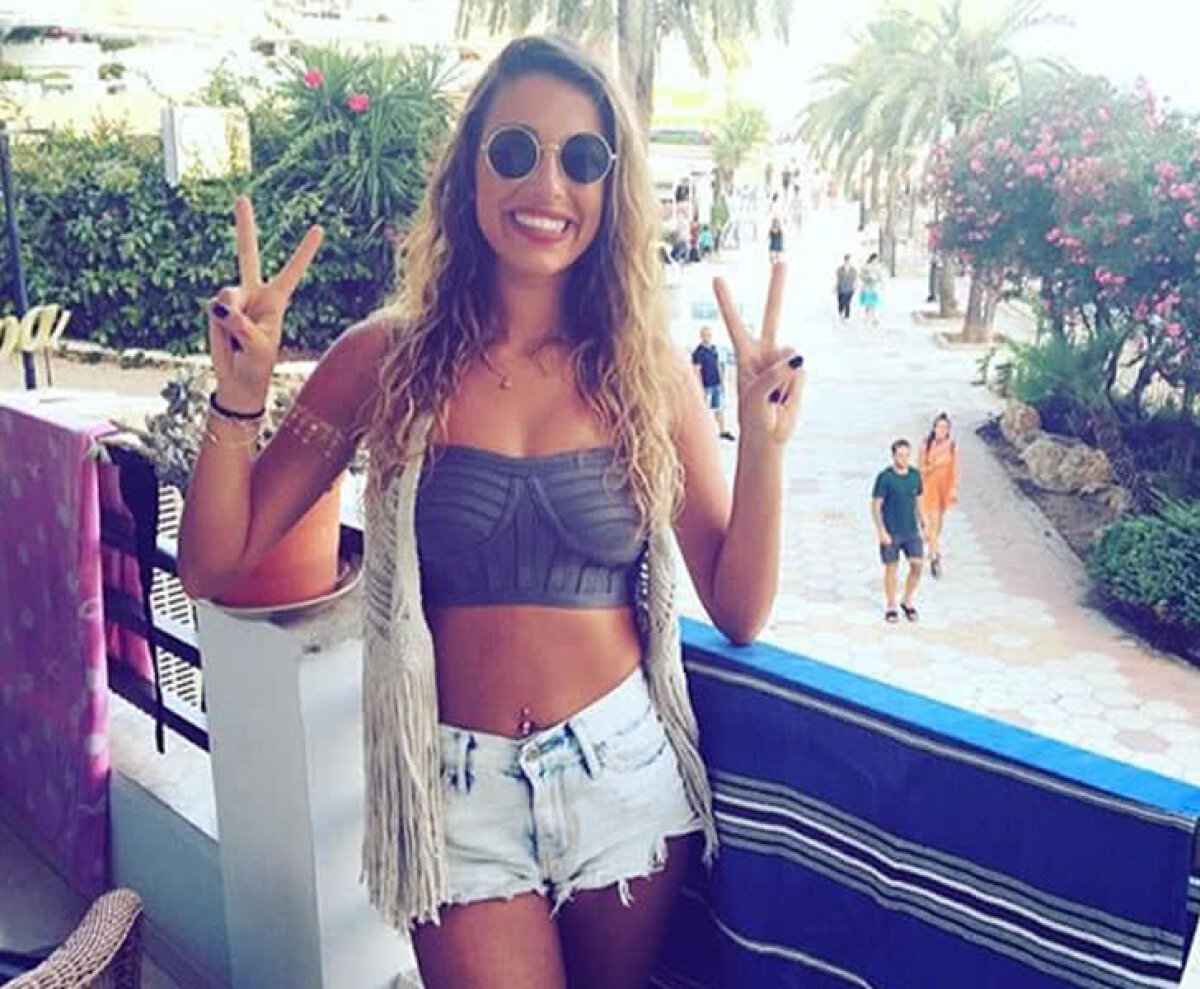 FOTO Leoaica din Camille » Iubita unui fotbalist din Premier League se aprinde ușor