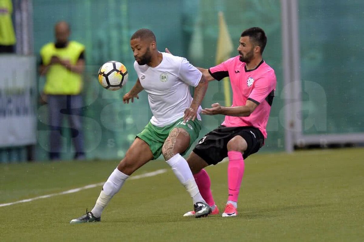 Se întâmplă în Liga 1! Un fotbalist a fost luat pe sus de Poliție din biroul președintelui după ce a făcut scandal