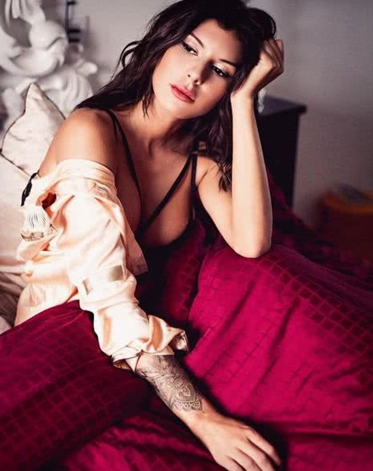 FOTO Tot nevasta e mai bună: părăsit de iubita supermodel, un fotbalist s-a consolat în brațele fostei soții!