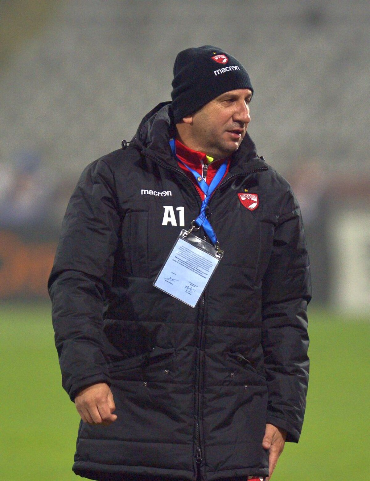 CRONICĂ+VIDEO+FOTO » Miriuță nu e "over". Cartonașele sunt! Victorie cu scandal pentru Dinamo în fața lui Poli Iași