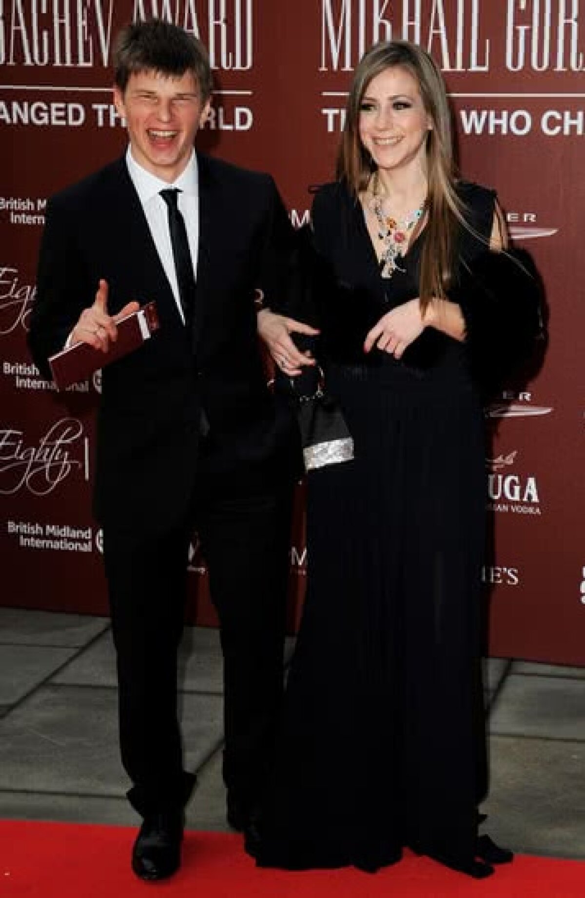 FOTO O nouă șansă! Un fotbalist a călcat strâmb, dar soția sa l-a iertat din nou