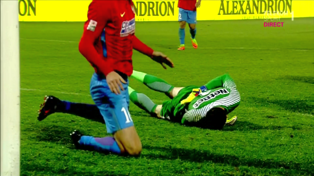 VIDEO+FOTO FCSB e urmărită de ghinion! Niță și-a accidentat teribil un coechipier: jucătorul a urlat de durere pe gazon