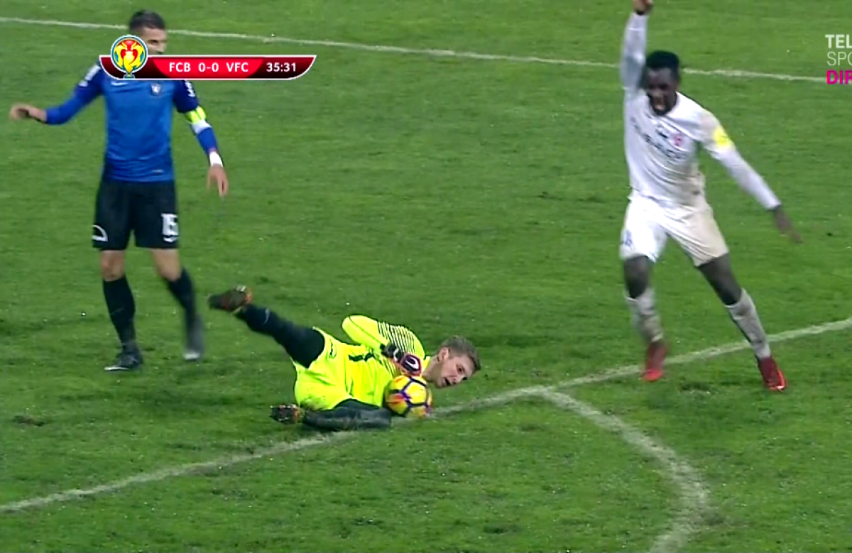 FOTO Gafă de proporții a portarului de la Viitorul! Lui Hagi nu i-a venit să creadă ce-a putut face 