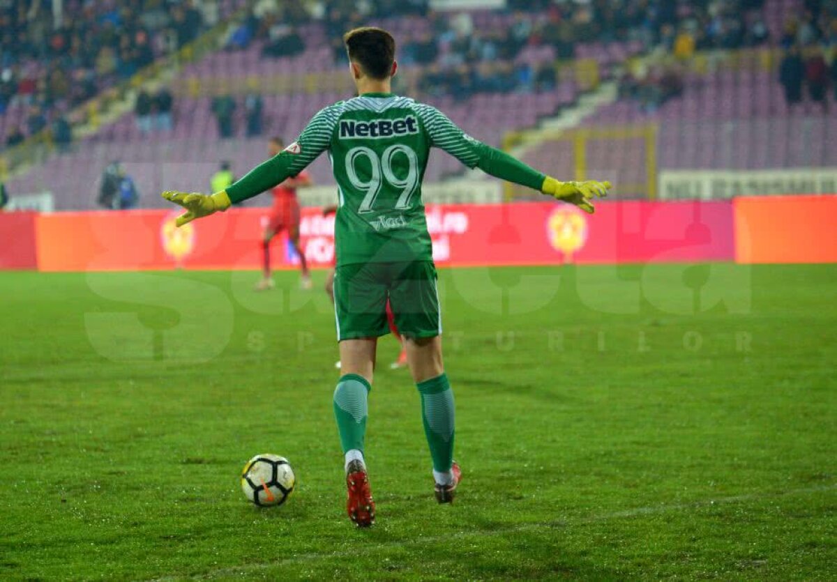 VIDEO+FOTO » Au dat cu piciorul în ouă! Popa n-a reuşit să-şi motiveze jucătorii pentru o revanşă cu FCSB, care a strivit Poli Timişoara şi în Cupă, 3-0