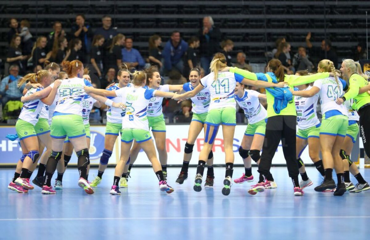 GALERIE FOTO Șocul Mondialului în grupa României: victorie uluitoare reușită de adversara noastră de mâine! » "Tricolorele" au plecat îngândurate din sală