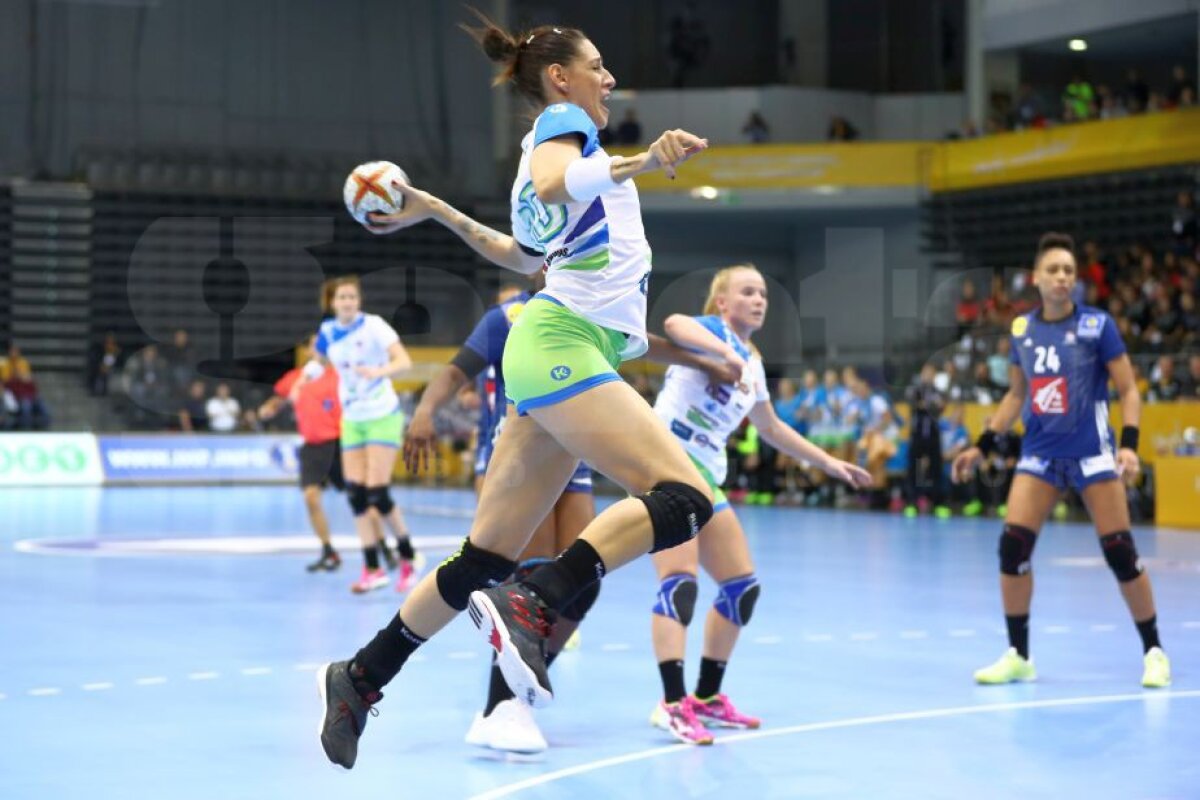 GALERIE FOTO Șocul Mondialului în grupa României: victorie uluitoare reușită de adversara noastră de mâine! » "Tricolorele" au plecat îngândurate din sală