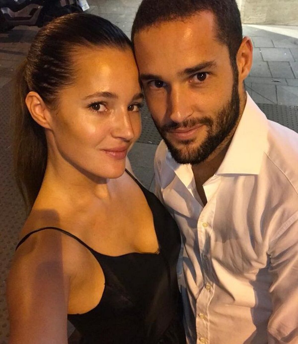 FOTO Patimile unei soții de fotbalist: "Au fost momente când plângeam singură acasă"