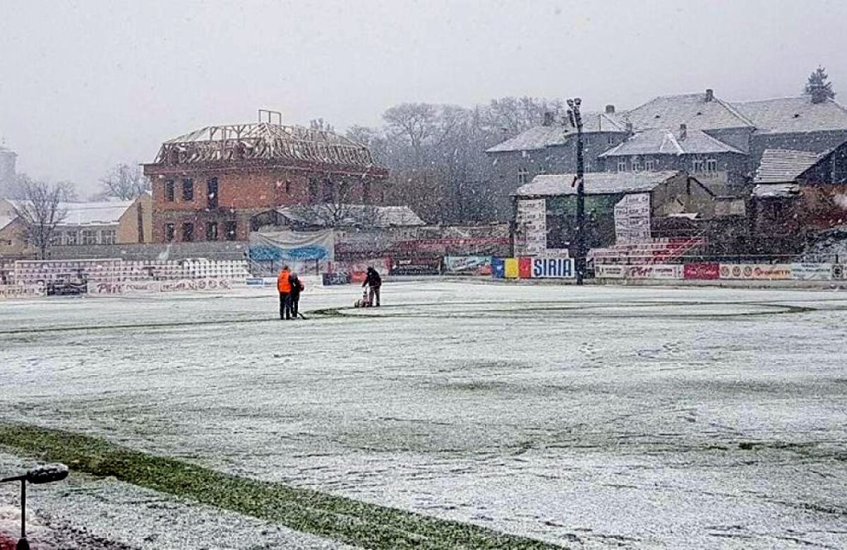 GALERIE FOTO Peisaj de iarnă la UTA - Chindia Târgoviște! Iată condițiile în care s-a disputat derby-ul etapei în Liga a 2-a