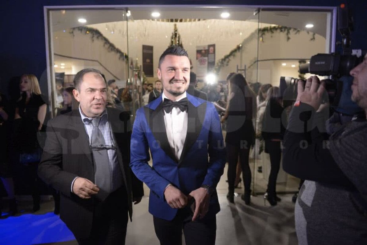 GALERIE FOTO FCSB vs Viitorul la Gala Fotbalului Românesc » Gluma lui Budescu în momentul în care a ridicat premiul unui coleg: "Asta e culmea" 