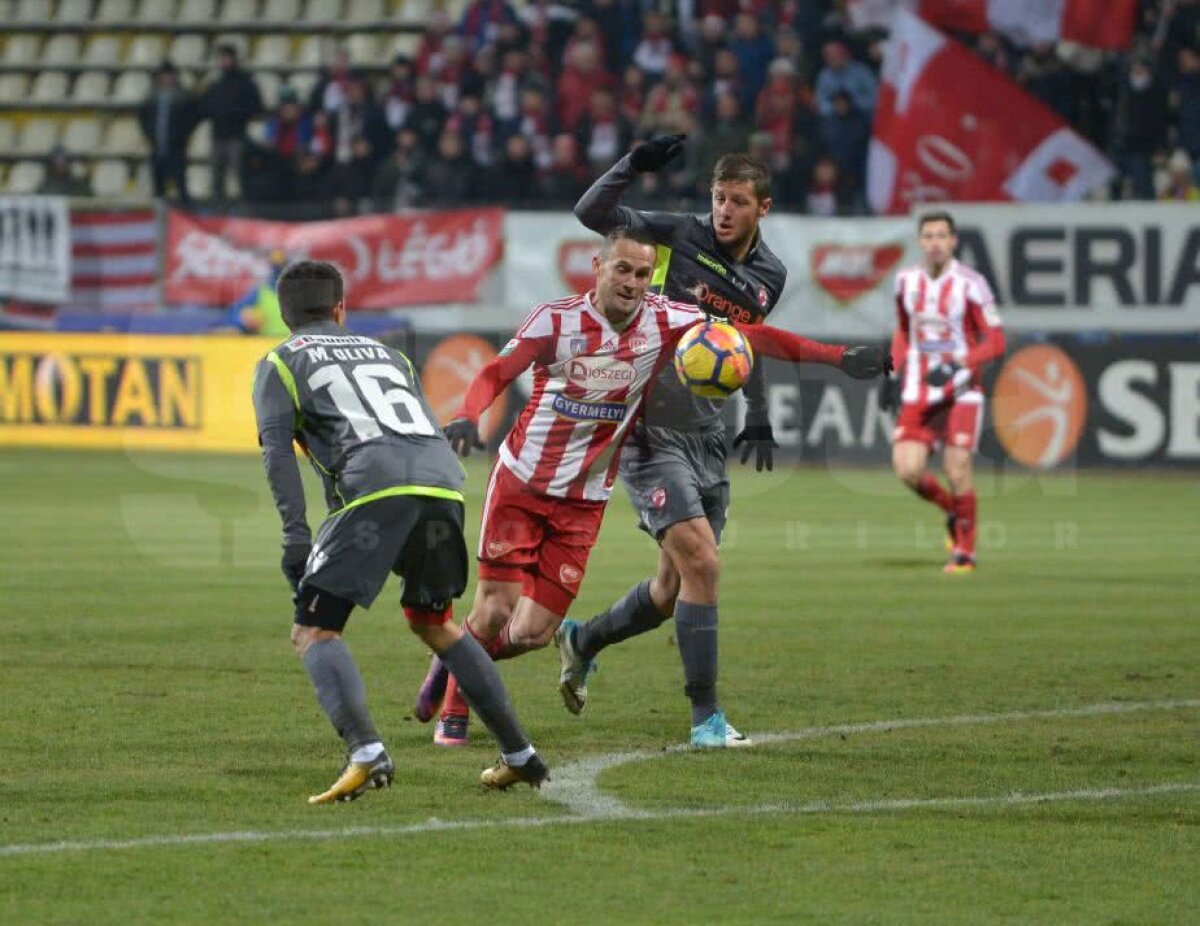 VIDEO + FOTO  Dinamo, spectacol la Brașov în meciul cu Sepsi, scor 3-0, iar Hanca și-a recăpătat vocea! "Câinii", la un punct de play-off 