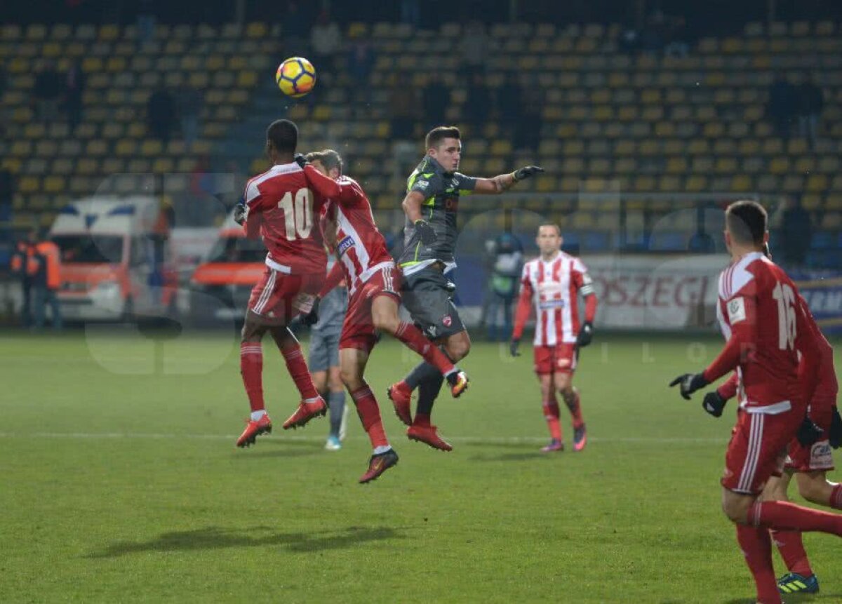 VIDEO + FOTO  Dinamo, spectacol la Brașov în meciul cu Sepsi, scor 3-0, iar Hanca și-a recăpătat vocea! "Câinii", la un punct de play-off 