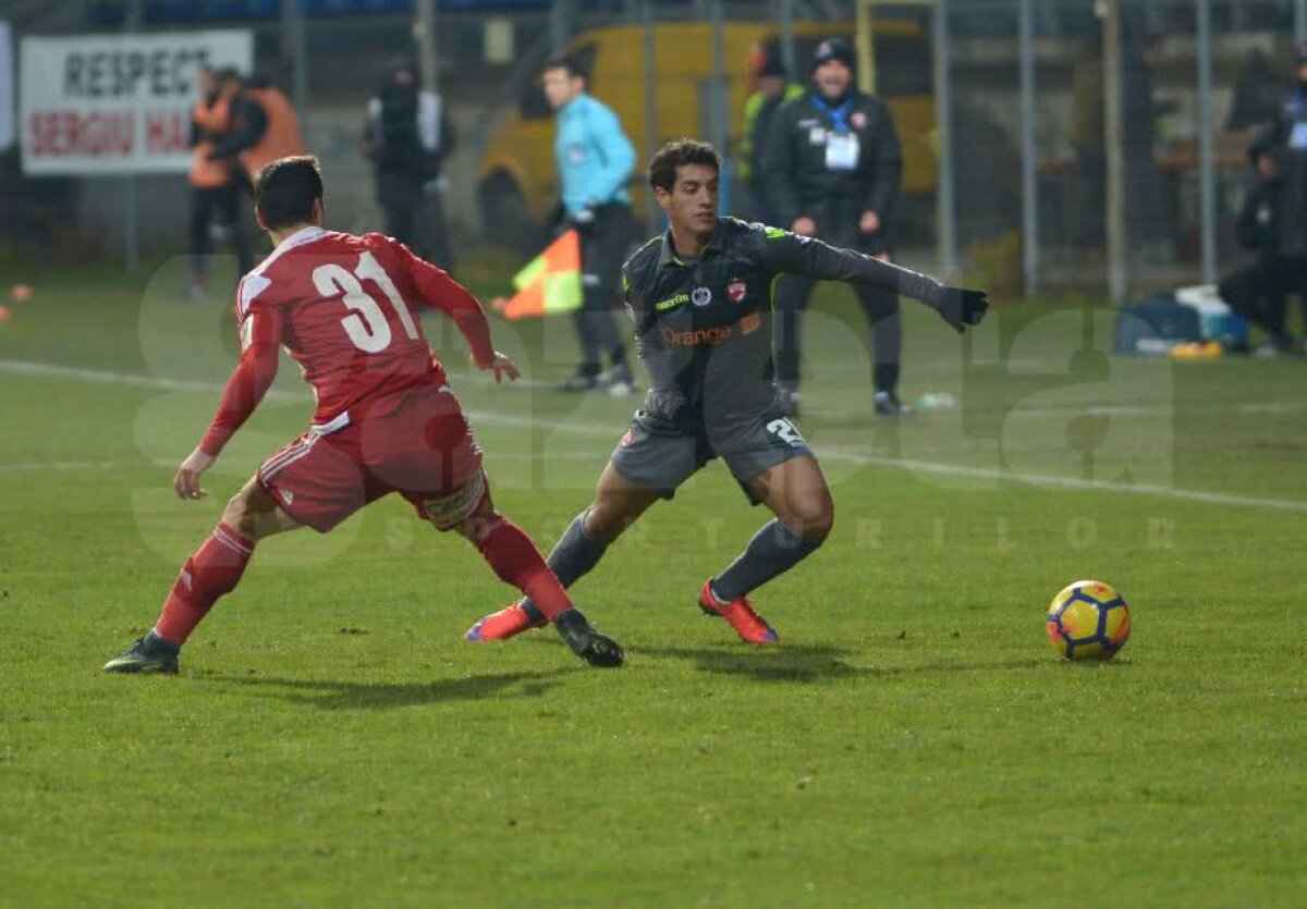 VIDEO + FOTO  Dinamo, spectacol la Brașov în meciul cu Sepsi, scor 3-0, iar Hanca și-a recăpătat vocea! "Câinii", la un punct de play-off 