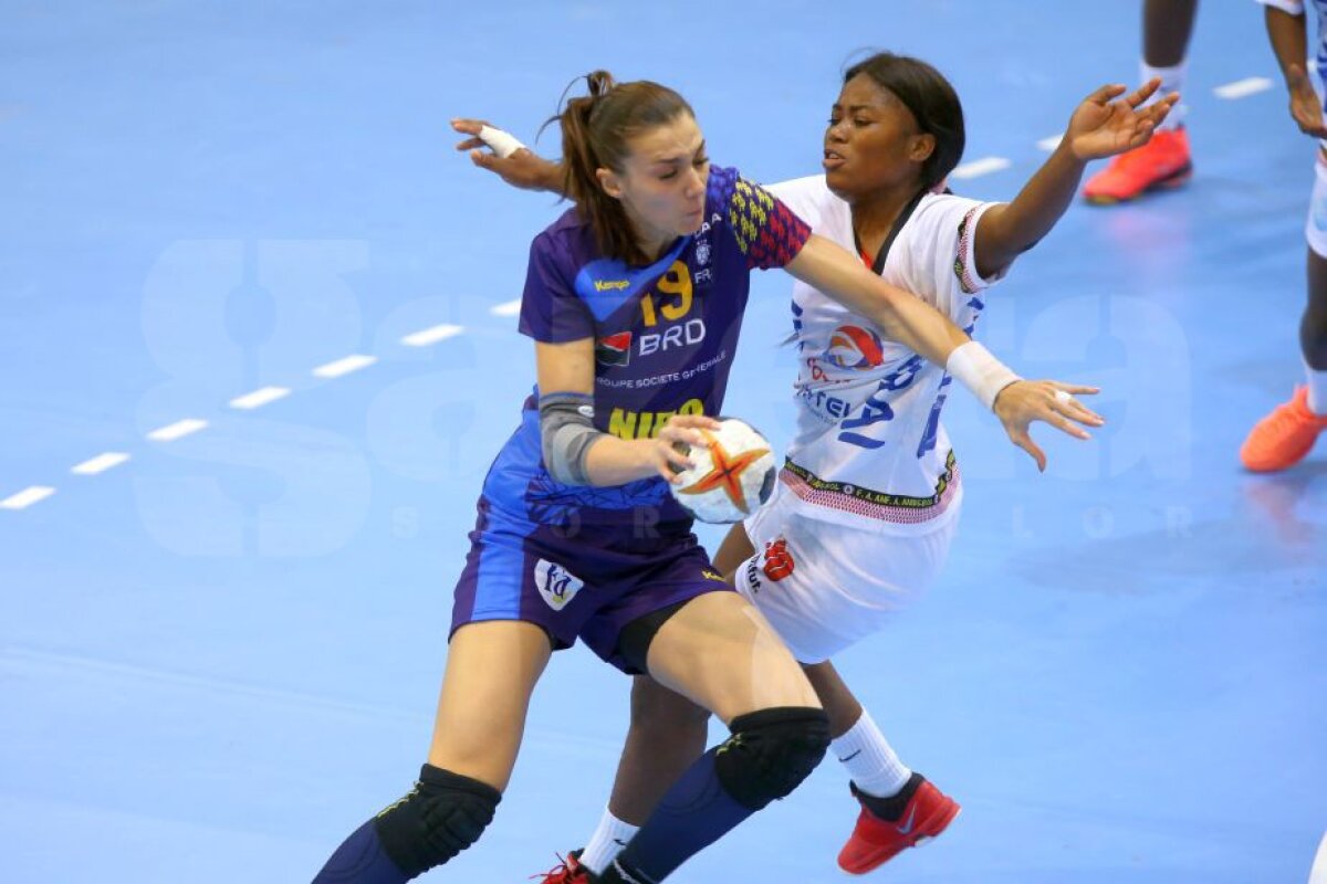 ROMÂNIA - ANGOLA 27-24 » VIDEO + FOTO Neagu SUPREMĂ în 5 minute de vis! Condusă aproape tot meciul, România o întoarce pe Angola într-un final electrizant! CLASAMENTUL grupei