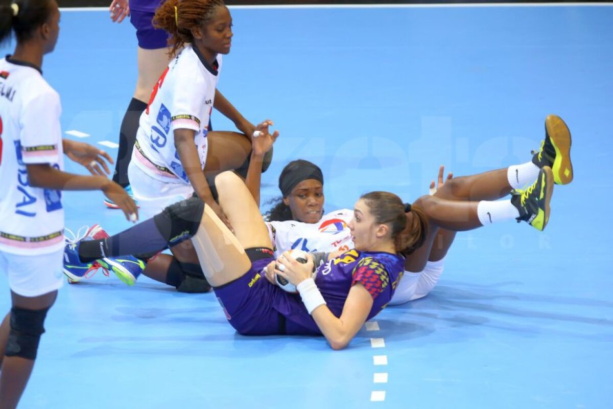 ROMÂNIA - ANGOLA 27-24 » VIDEO + FOTO Neagu SUPREMĂ în 5 minute de vis! Condusă aproape tot meciul, România o întoarce pe Angola într-un final electrizant! CLASAMENTUL grupei