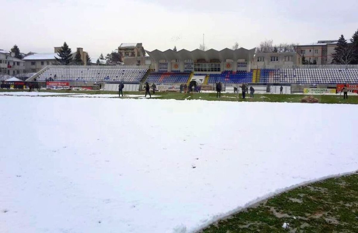 EXCLUSIV FOTO Ce o așteaptă pe FCSB la Botoșani! A plouat toată noaptea, dimineață a început să ningă: cum arată suprafața de joc 