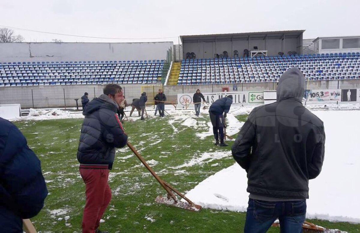 EXCLUSIV FOTO Ce o așteaptă pe FCSB la Botoșani! A plouat toată noaptea, dimineață a început să ningă: cum arată suprafața de joc 