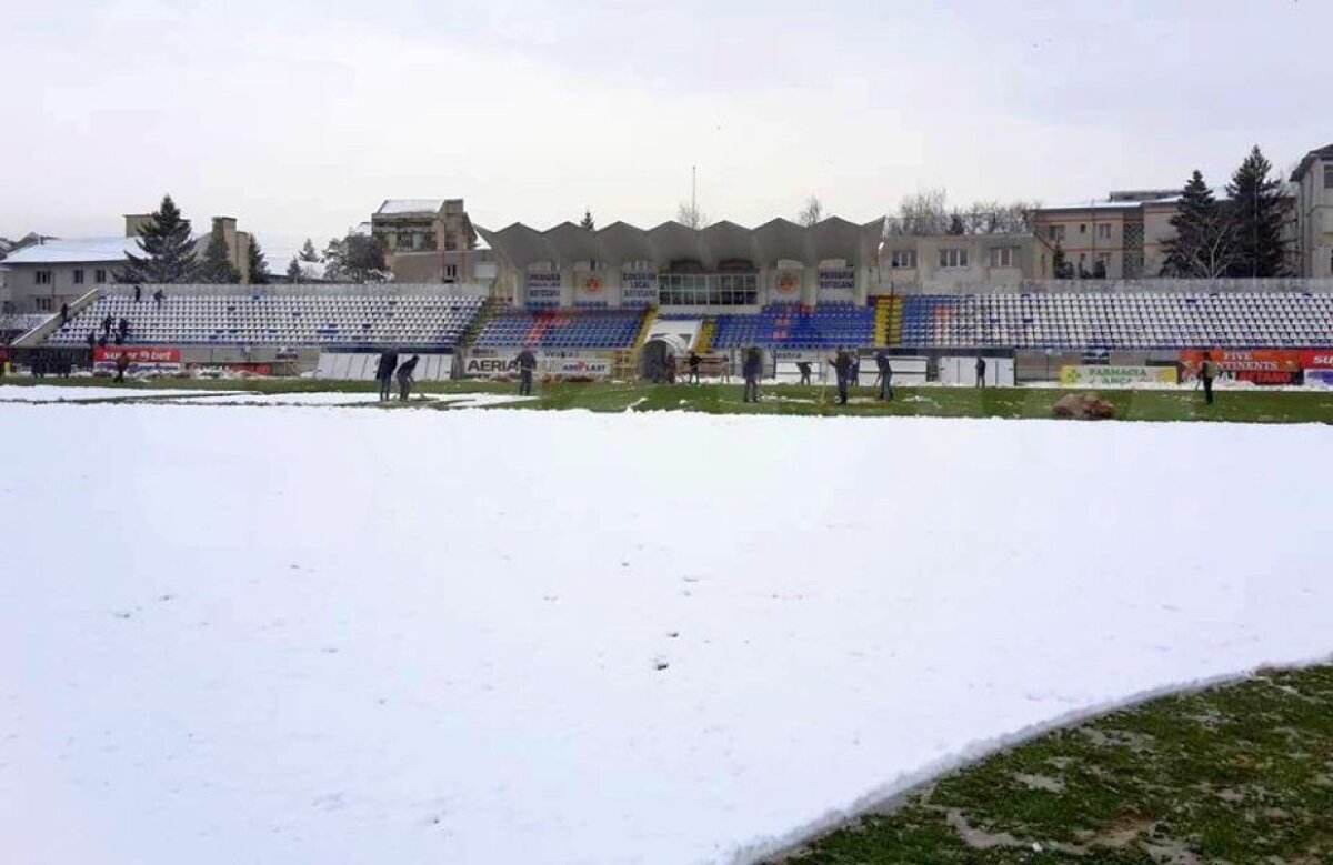 EXCLUSIV FOTO Ce o așteaptă pe FCSB la Botoșani! A plouat toată noaptea, dimineață a început să ningă: cum arată suprafața de joc 