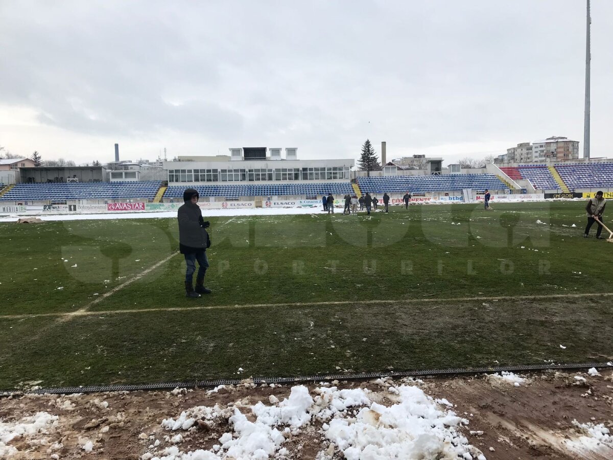 EXCLUSIV FOTO Ce o așteaptă pe FCSB la Botoșani! A plouat toată noaptea, dimineață a început să ningă: cum arată suprafața de joc 