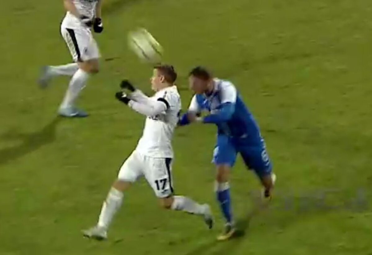 FOTO Emoții la meciul dintre Gaz Metan și CSU Craiova! Un jucător a fost transportat de urgență la spital